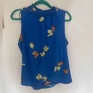 Size Large. Danielrainn sleeveless blouse.